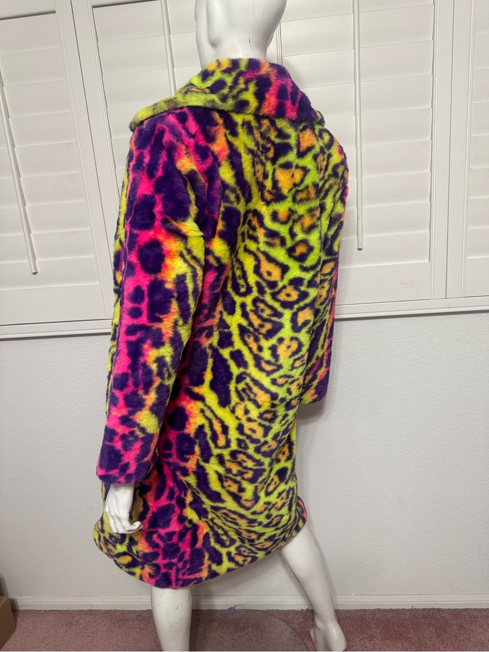 New M neon leopard animal print
Fur long coat jacket rave festival Lisa frank - Picture 6 of 6